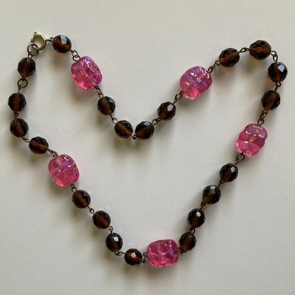 Pink and brown sculpted bead Necklace - Vintage